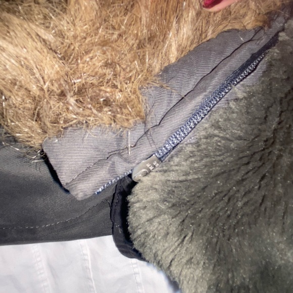 Long grey winter jacket from aritzia - Picture 8 of 9